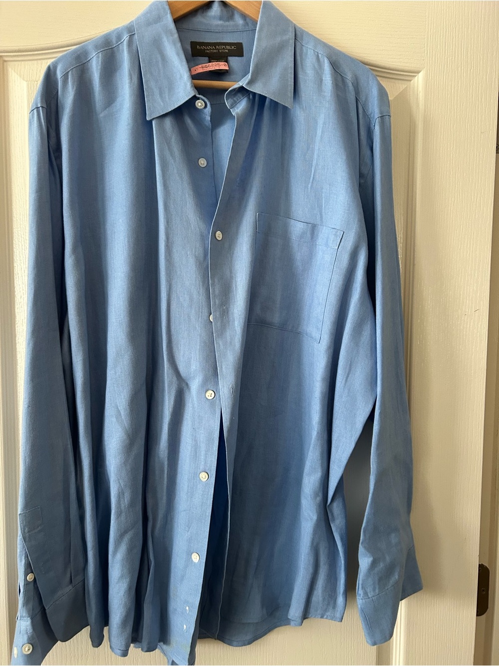 Banana Republic Light Blue Long-Sleeve Button-Up Shirt